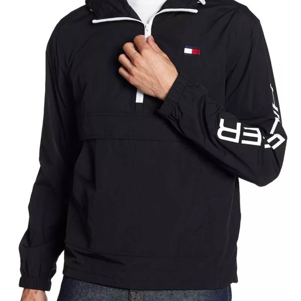 TOMMY HILFIGER Mens 1/2 ZIP GRAPHIC LOGO Spell out HOODED Pullover Light JACKET